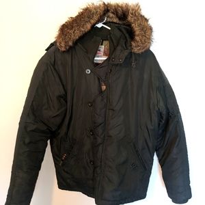 Parka winter coat with fur hood. Dark green. M